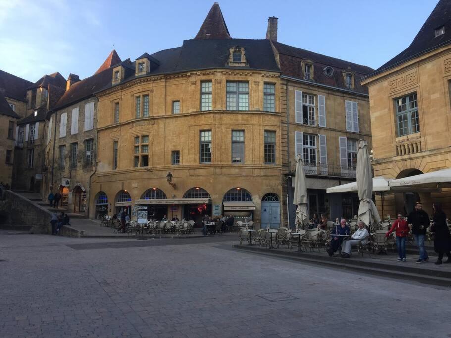 La Maison Valentin Au Coeur De La Cite Medievale ซาร์ลา-ลา-กาเนดา ภายนอก รูปภาพ